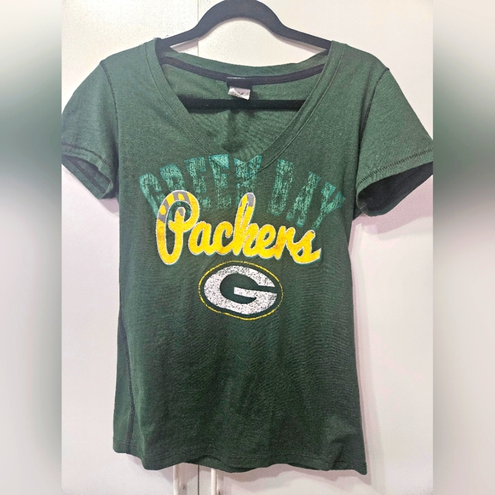 NFL team apparel Green Bay Packers women size Meduim TShirt